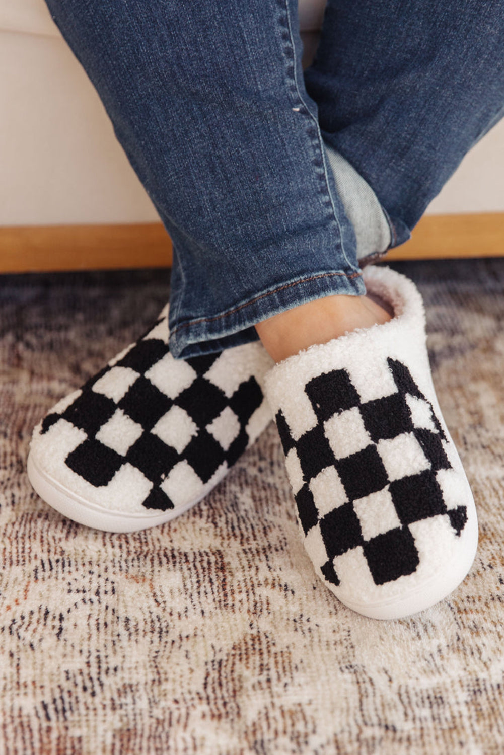 Black Checkered Print Fuzzy Slip On Winter Slippers - Cowaa
