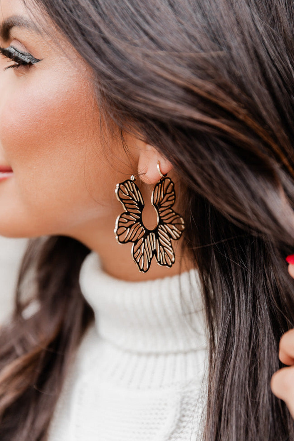 Gold Hollowed Flower Pendant Earrings - Cowaa