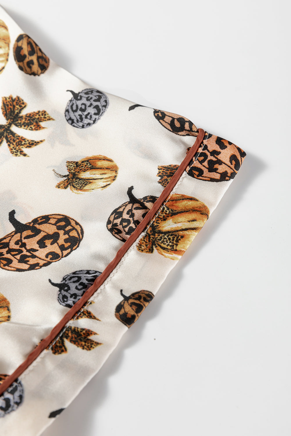 Beige Leopard Pumpkin Allover Halloween 2pcs Pajama Set - Cowaa