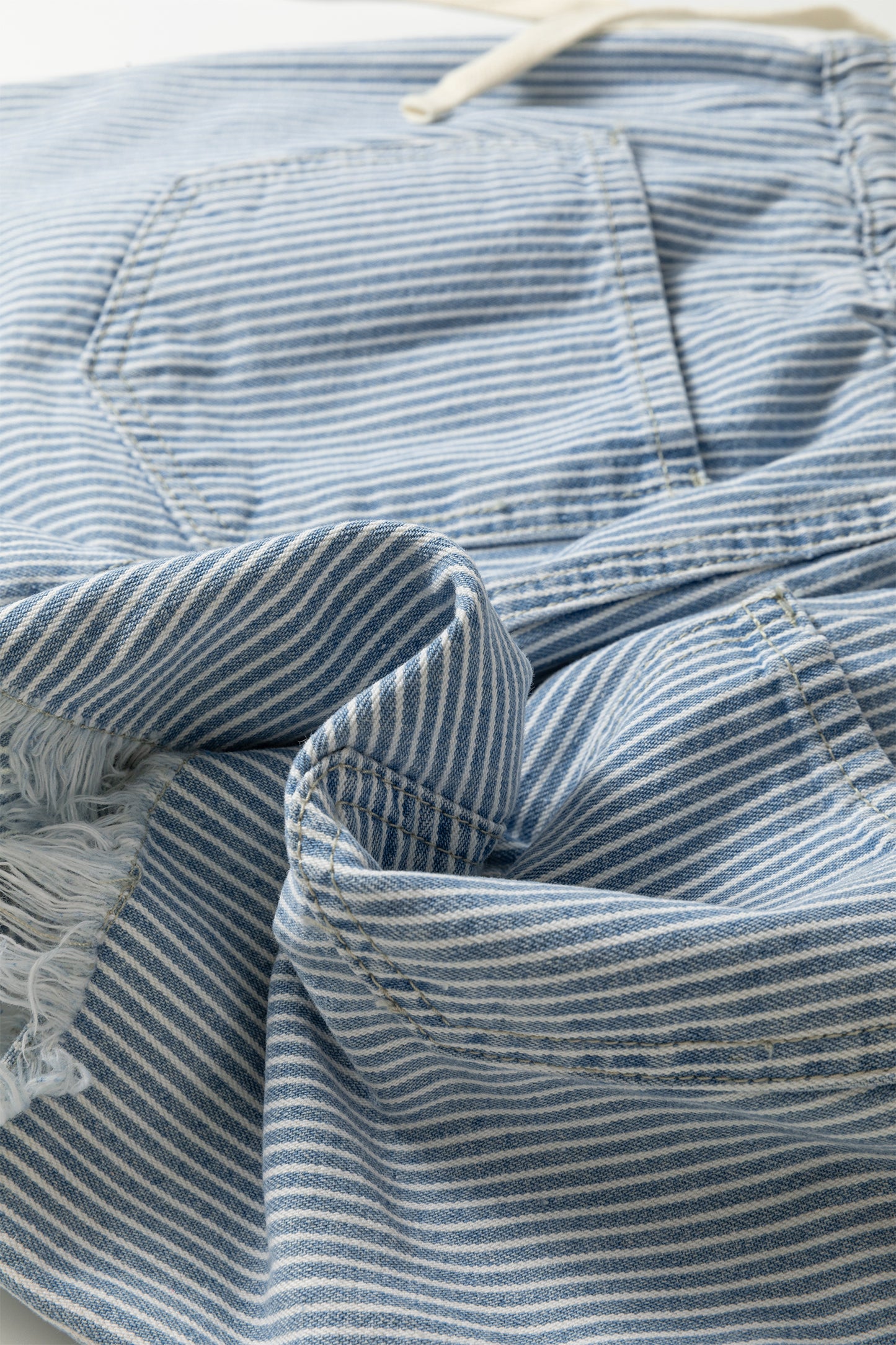 Sky Blue Stripe Raw Edge Drawstring Elastic Waist Casual Denim Shorts - Cowaa