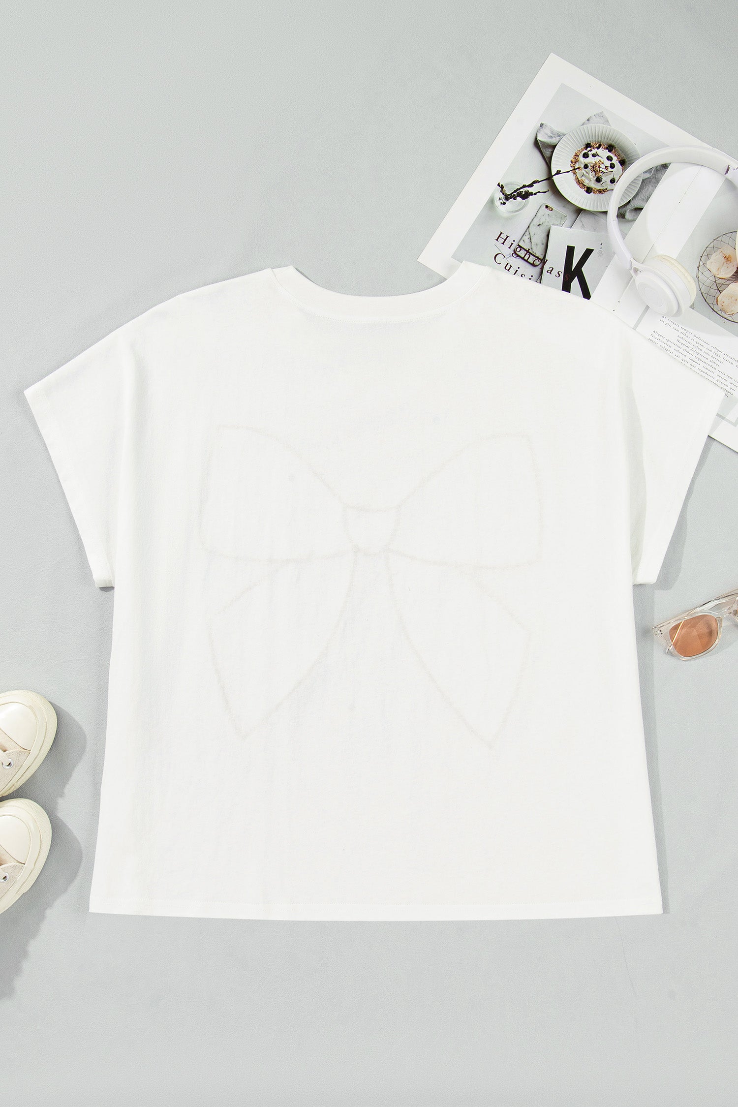 White Plus Size Leopard Bow Embroidered Patch Casual T Shirt.