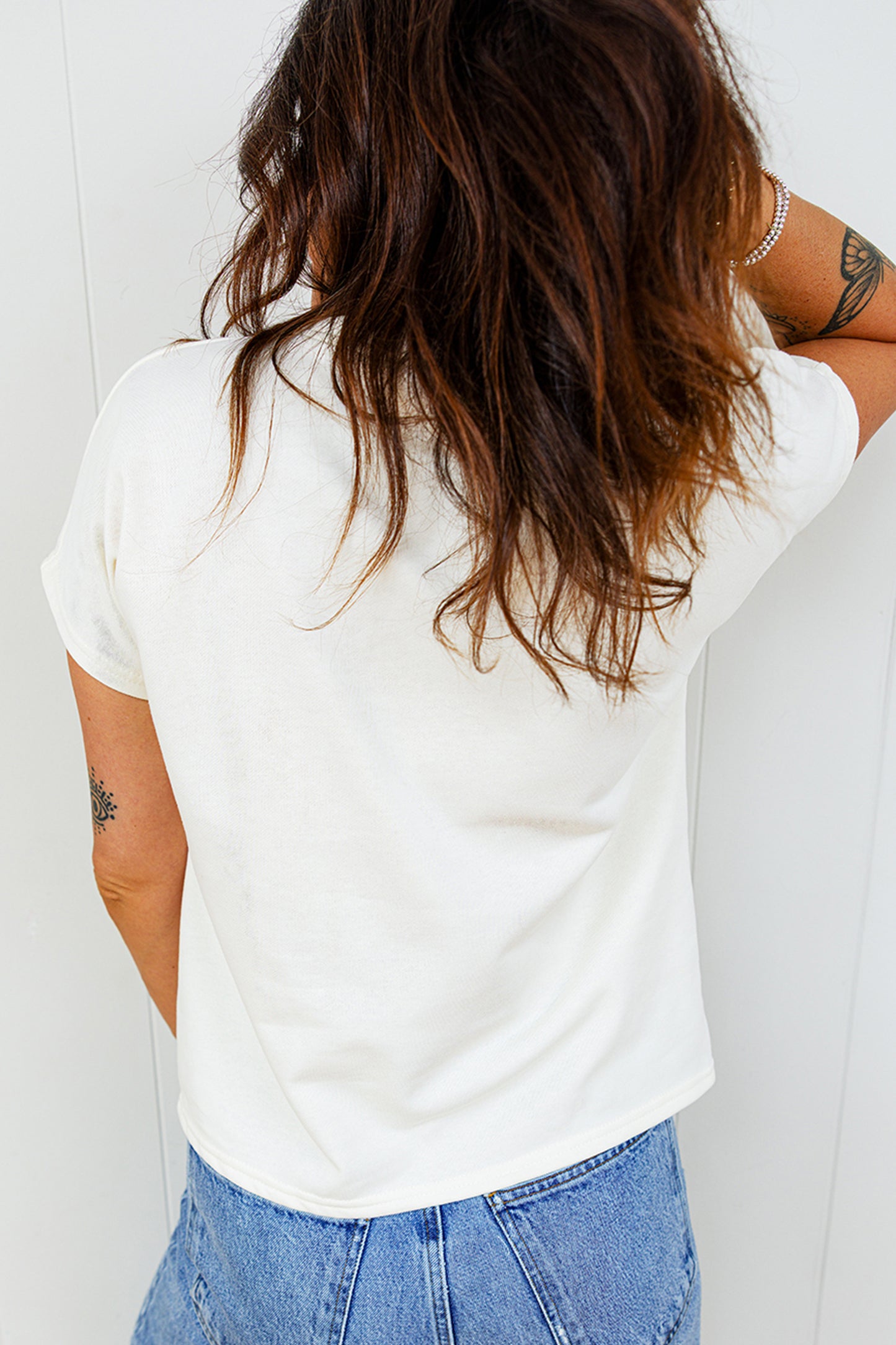 White Plus Size Leopard Bow Embroidered Patch Casual T Shirt.