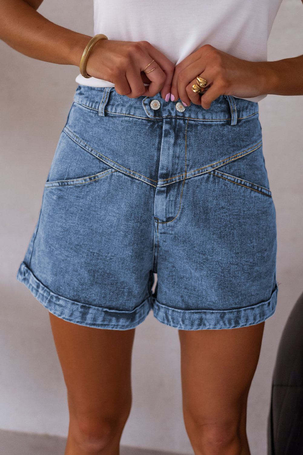 Ivy Seam Detail Pocketed Cuffed Hem Denim Shorts - Cowaa