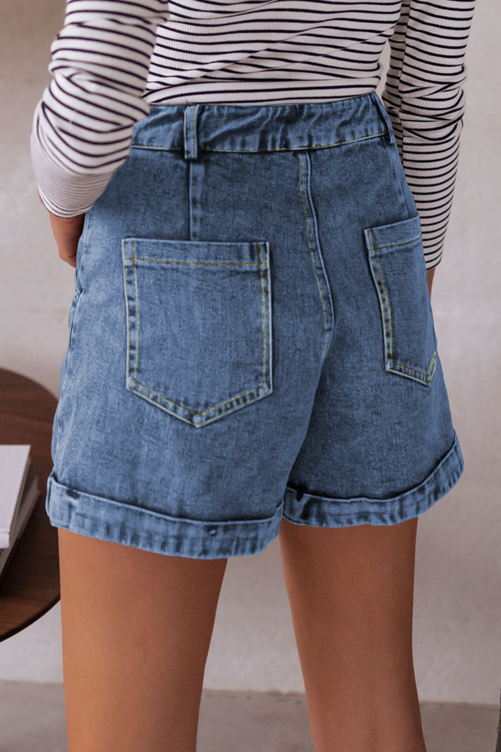 Ivy Seam Detail Pocketed Cuffed Hem Denim Shorts - Cowaa