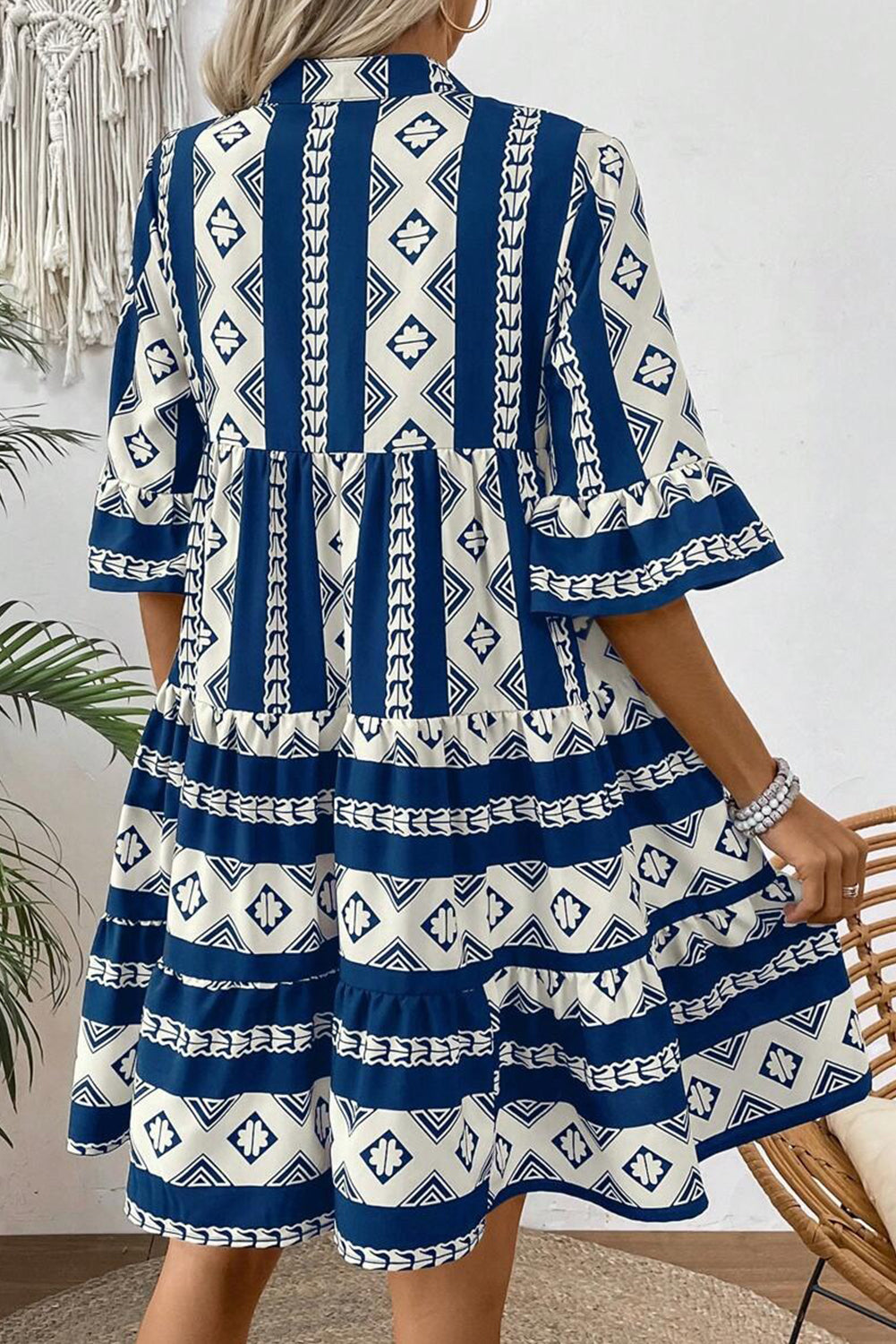 Black Abstract Print Bell Sleeve V Neck Boho Dress - Cowaa
