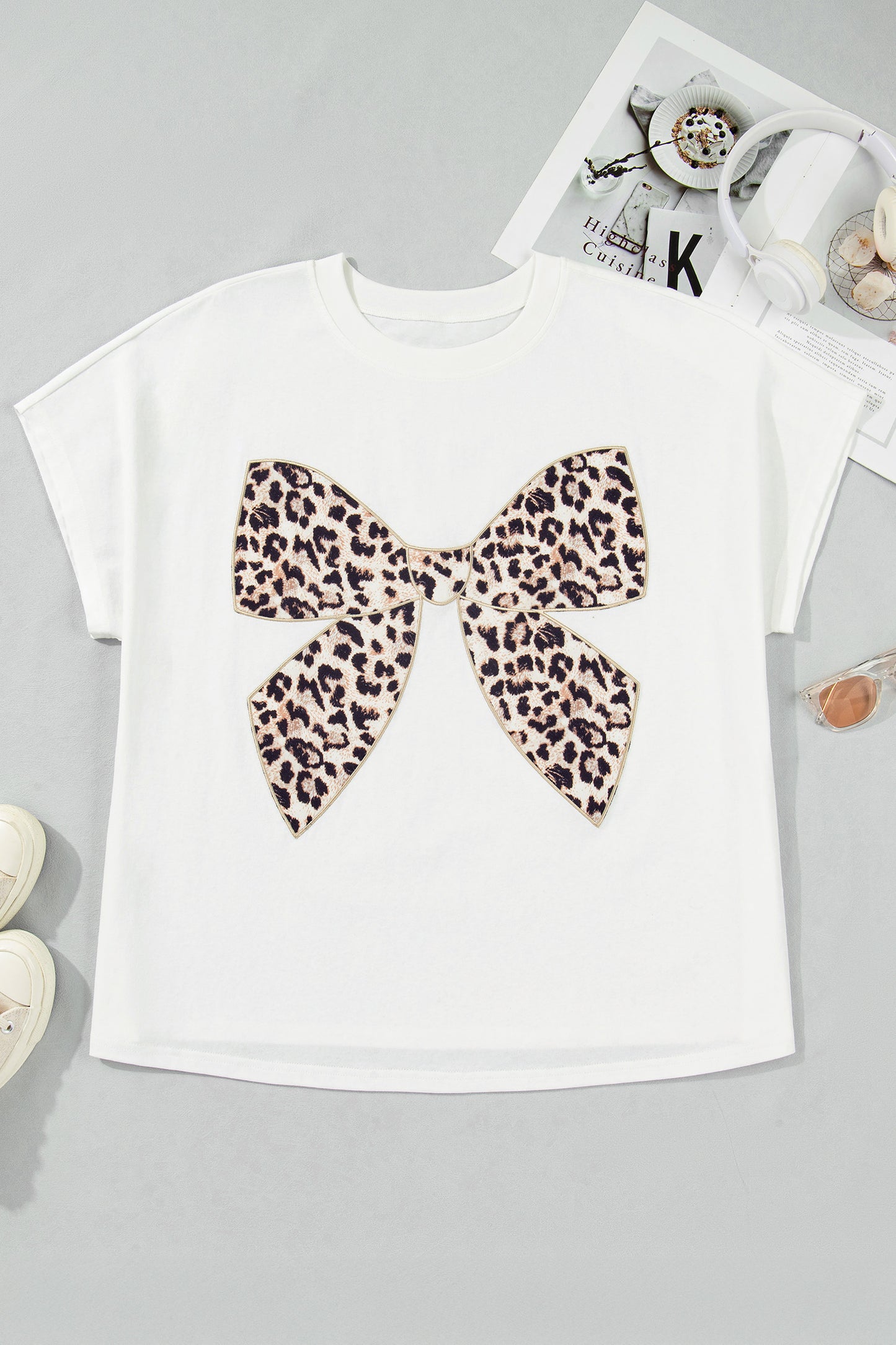 White Plus Size Leopard Bow Embroidered Patch Casual T Shirt.