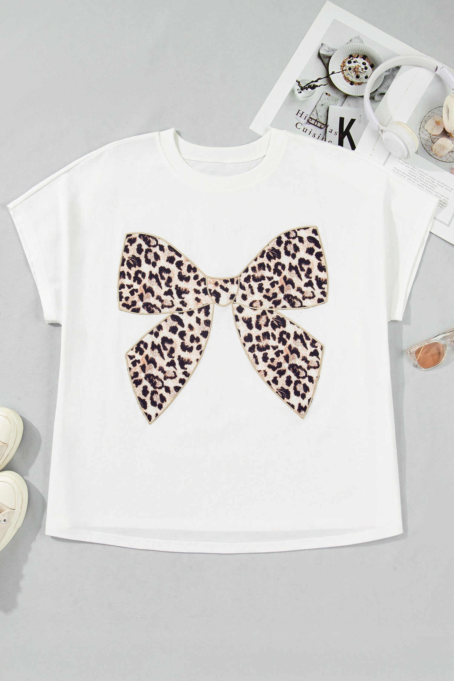 White Plus Size Leopard Bow Embroidered Patch Casual T Shirt.