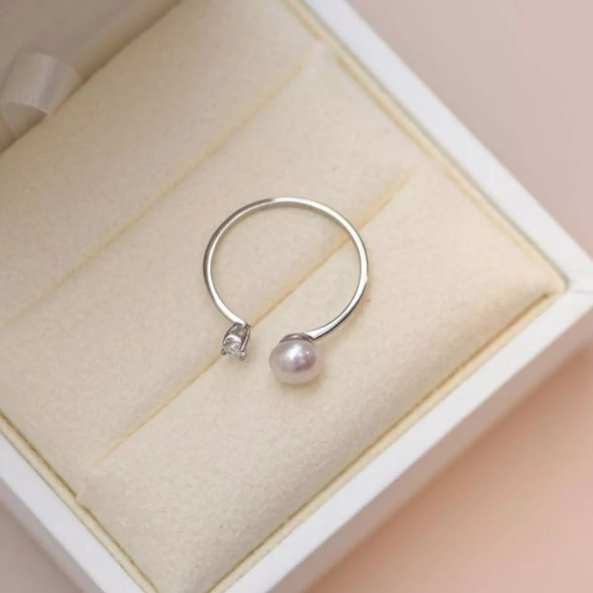 925 Sterling Silver Pearl Open Ring.