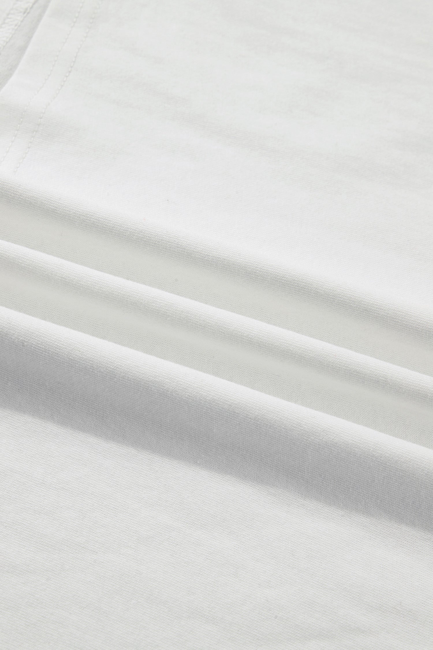 White Plus Size Leopard Bow Embroidered Patch Casual T Shirt.