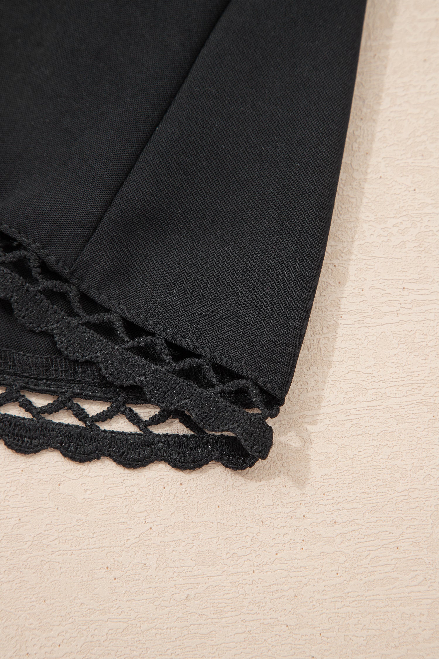 Black Plus Size Frilled Elastic Waist Lace Trim Boho Ruffled Shorts - Cowaa