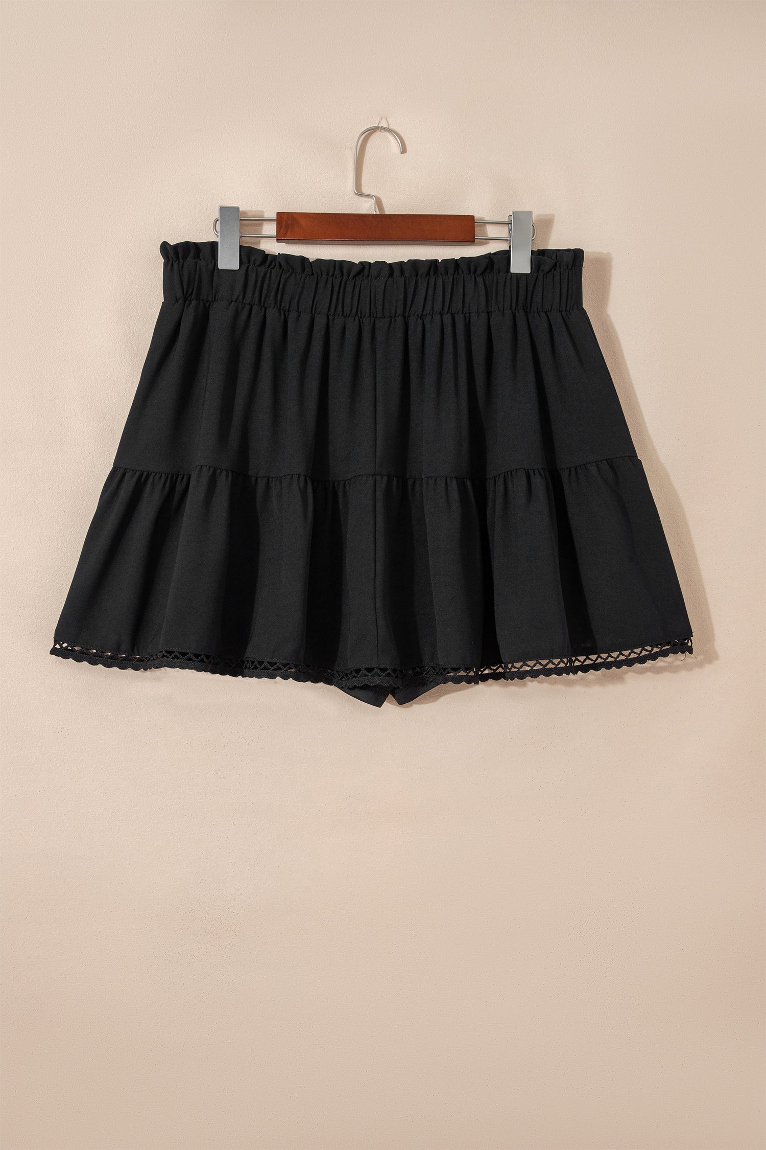 Black Plus Size Frilled Elastic Waist Lace Trim Boho Ruffled Shorts - Cowaa