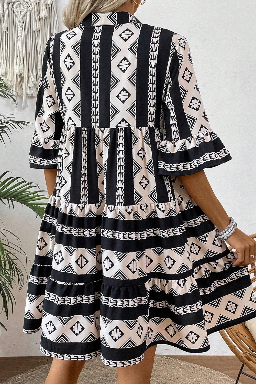 Black Abstract Print Bell Sleeve V Neck Boho Dress - Cowaa