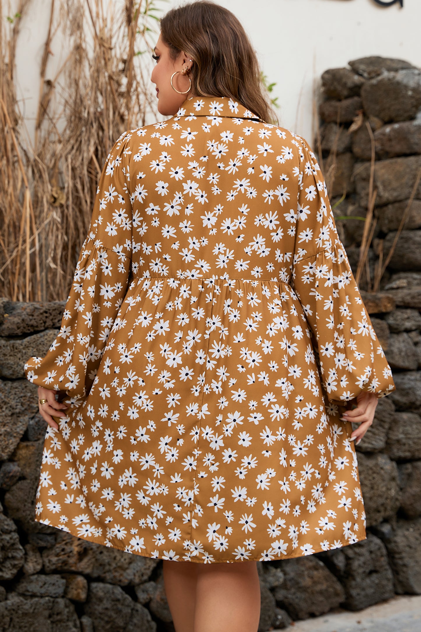 Khaki Plus Size Daisy Floral Print Button Split Neck Puff Sleeve Dress