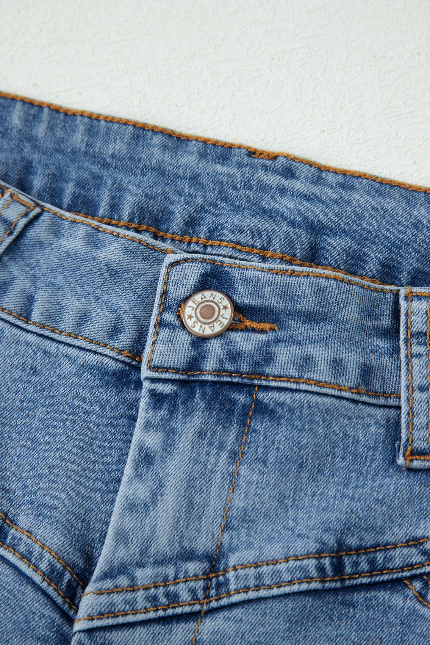 Ivy Seam Detail Pocketed Cuffed Hem Denim Shorts - Cowaa