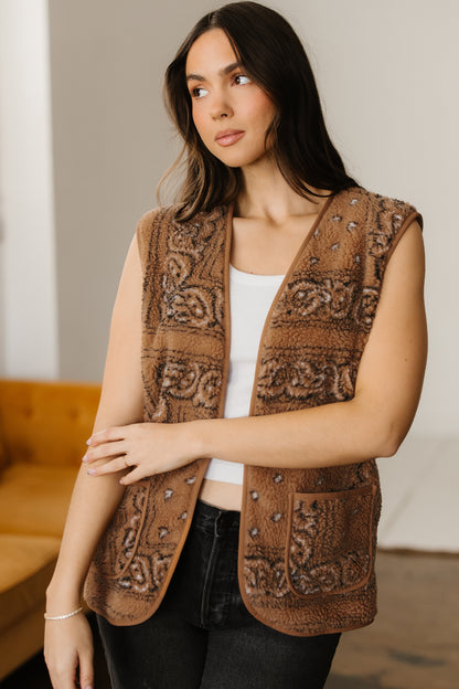 Brown Sherpa Paisley Print Pocketed Western Fashion Vest Jacket - Cowaa